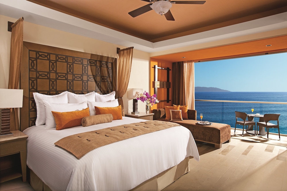 Preferred Club, Junior Suite, King Bed, Ocean View