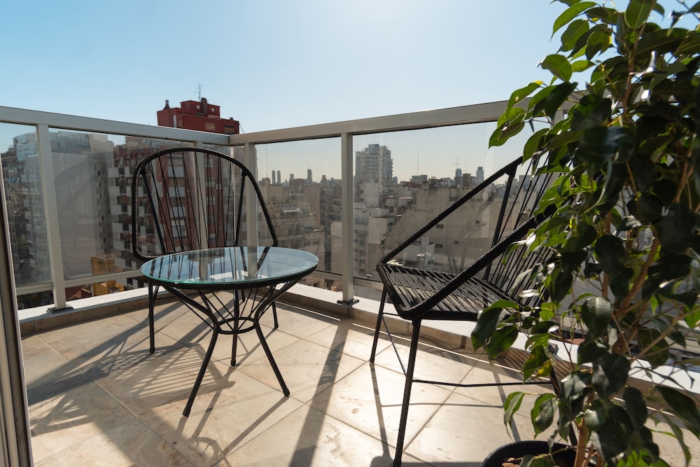 ISI BAIRES APART & SUITES 64/68