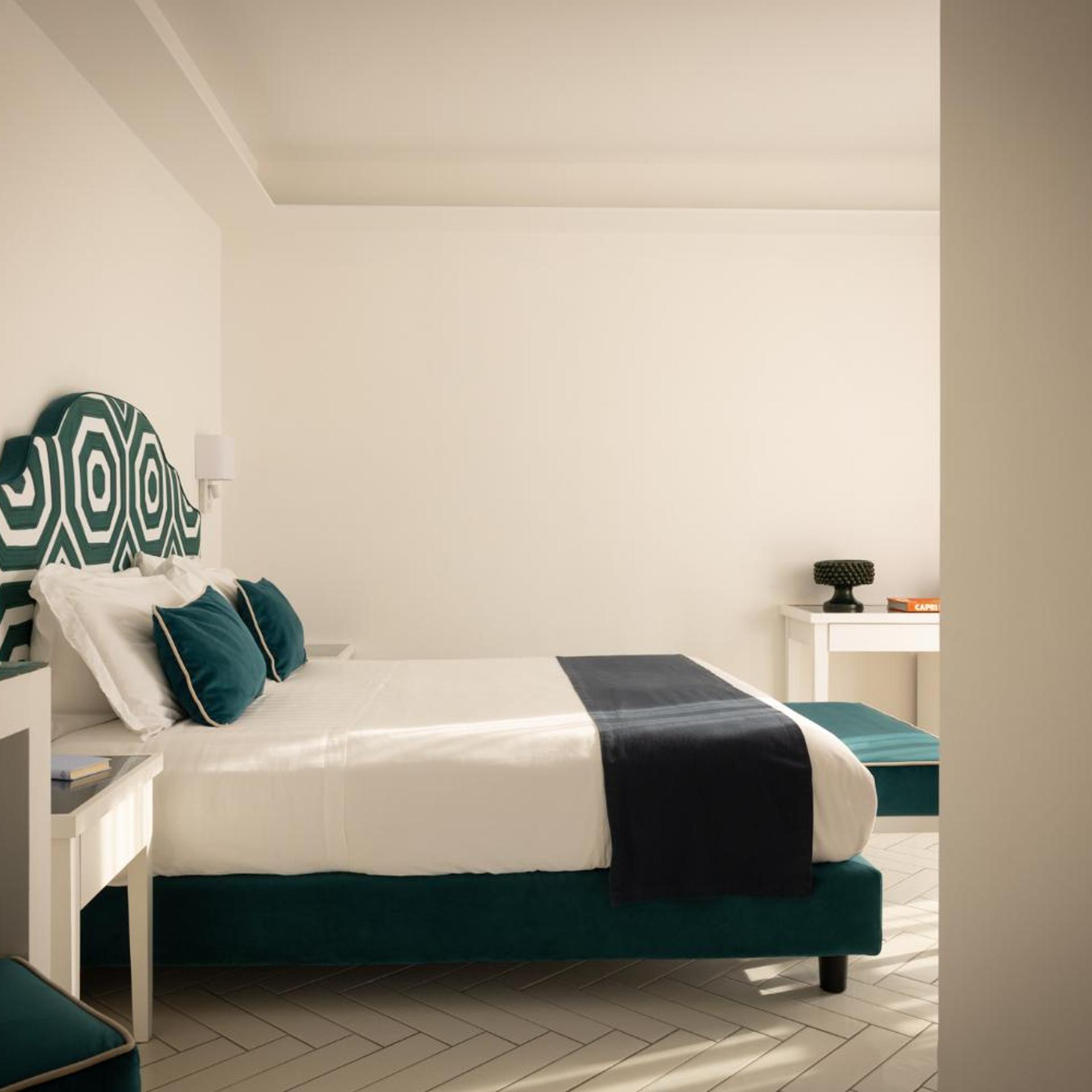 جناح ديلوكس، Relais 2 Pini Capri 2/7