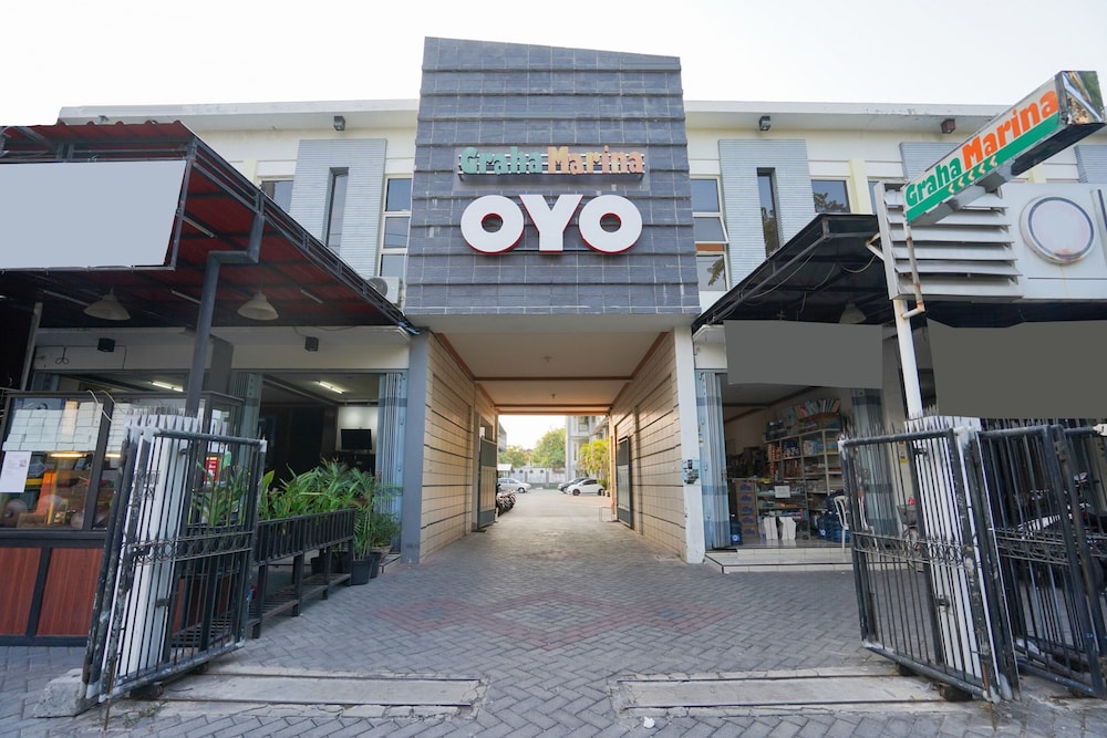 Oyo 2075 Graha Marina 3/54