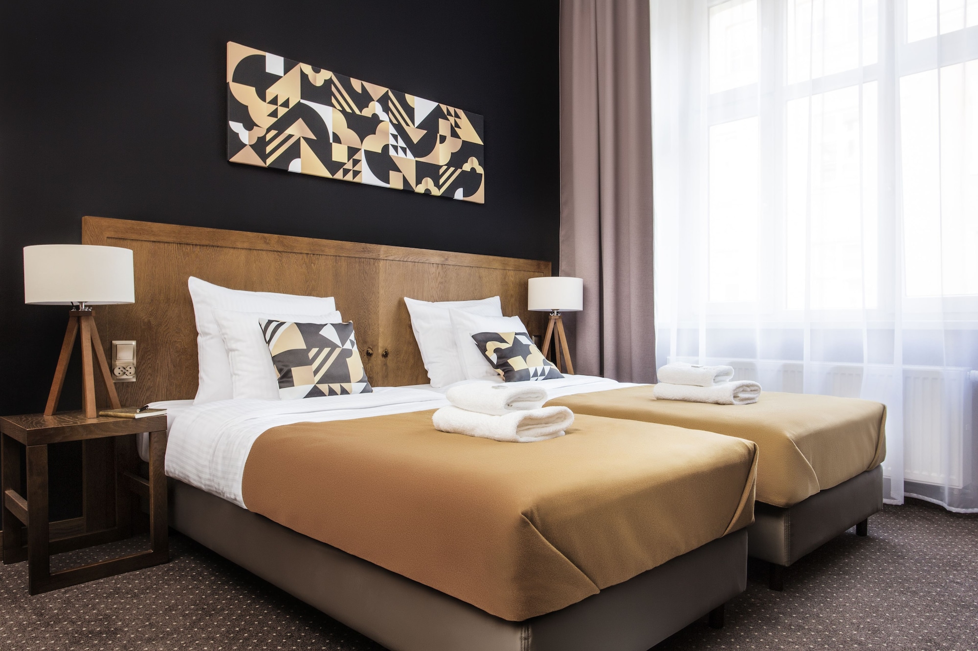 ROOM, TRIPLE