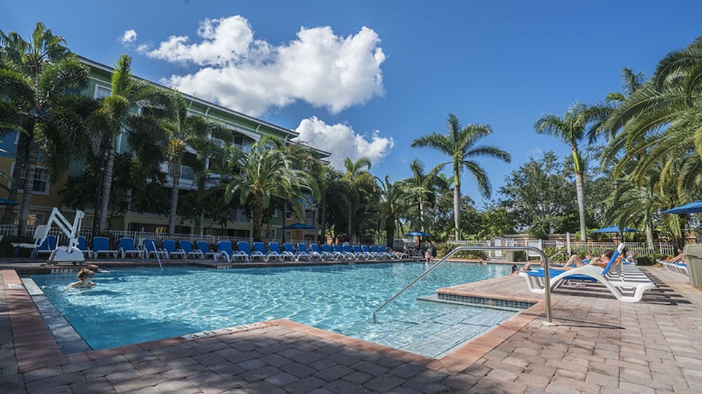 Mizner Place At Weston Town Center 9/69