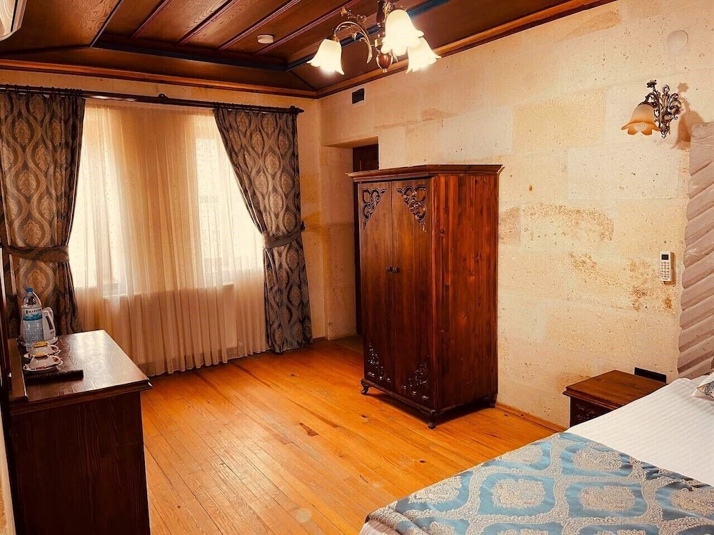 Empire Cave Hotel 22/50