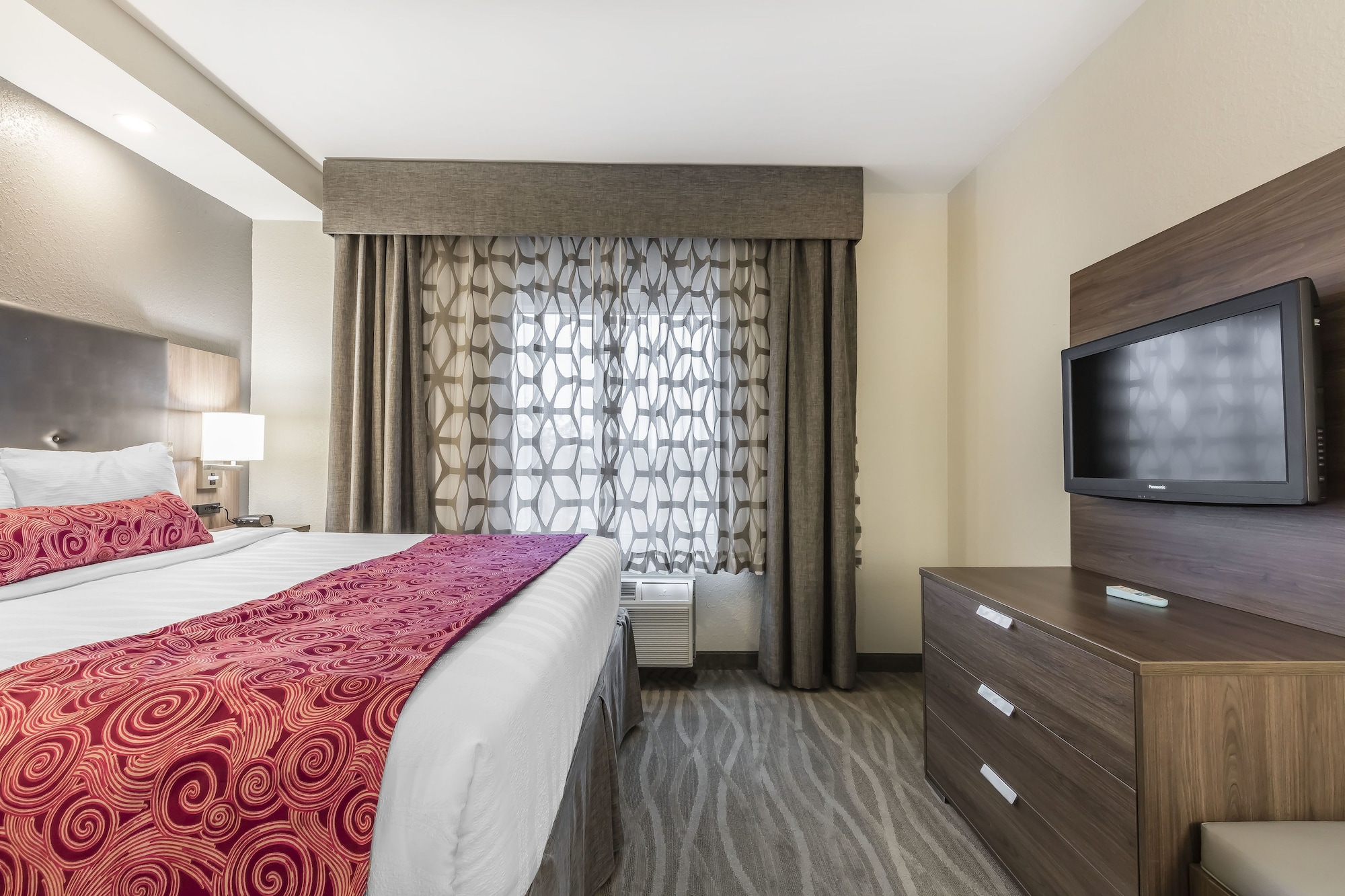 STANDARD, KING BED, ACCESSIBLE