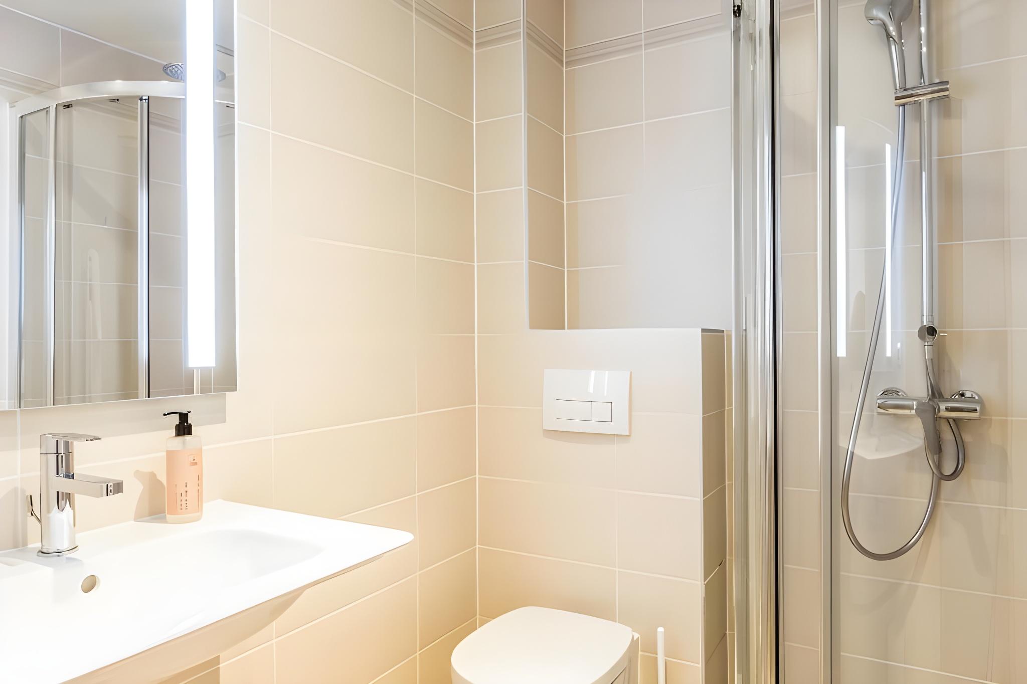 Classic, 2 Double Beds, Inner Courtyard View
