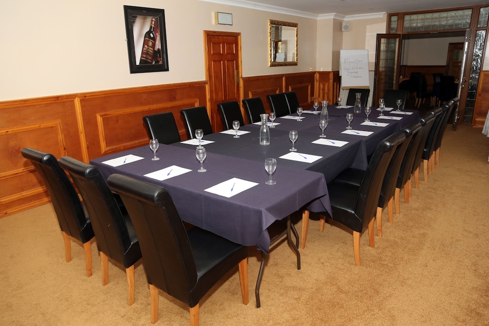Maes Manor Hotel 40/50