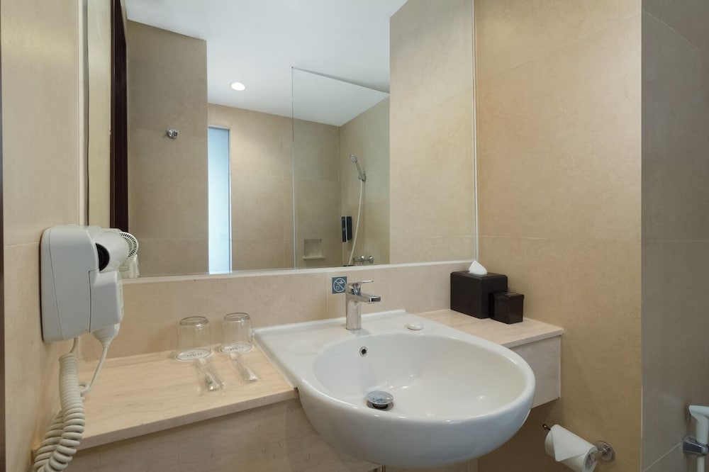 Hotel Neo Cirebon 47/51