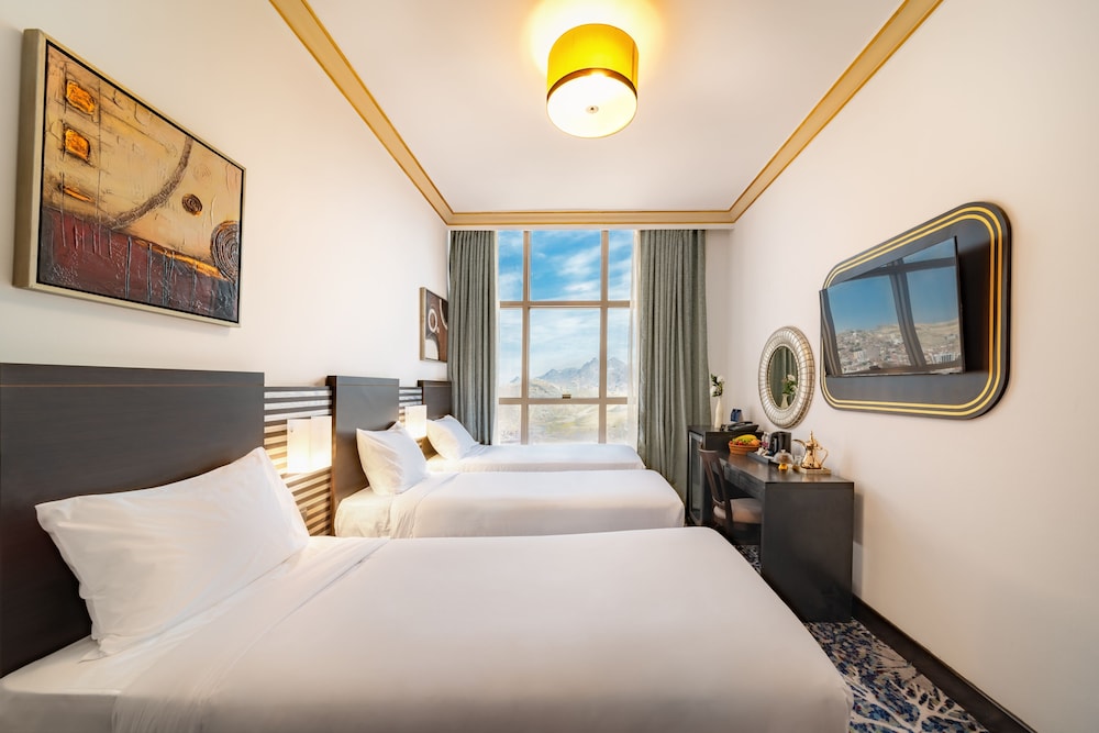 ROOM, TRIPLE
