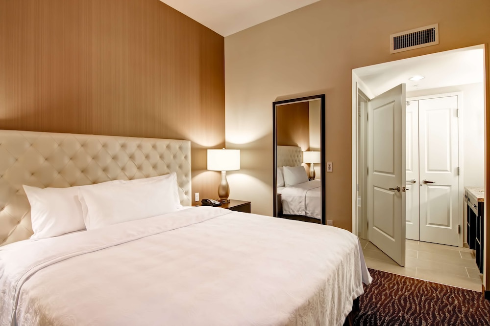 Suite, King Bed