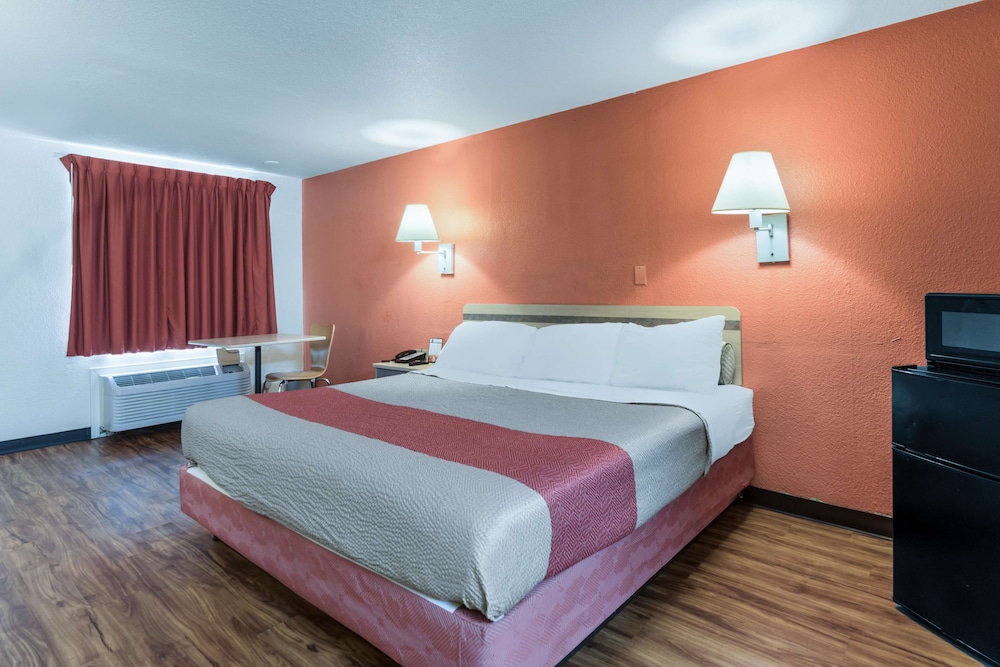 Motel6 Newport News, VA 13/38