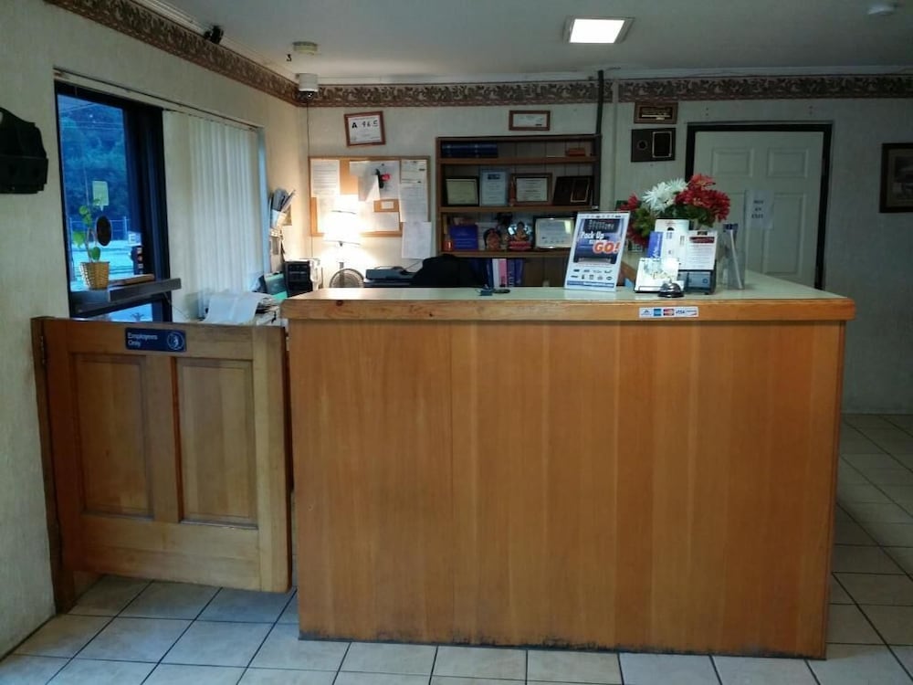 Loyalty Inn Rockingham 7/32