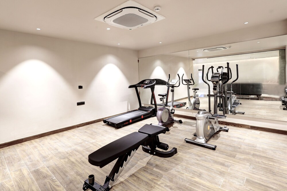 Saltstayz Premier Sector 42 - Golf Course Road 37/62