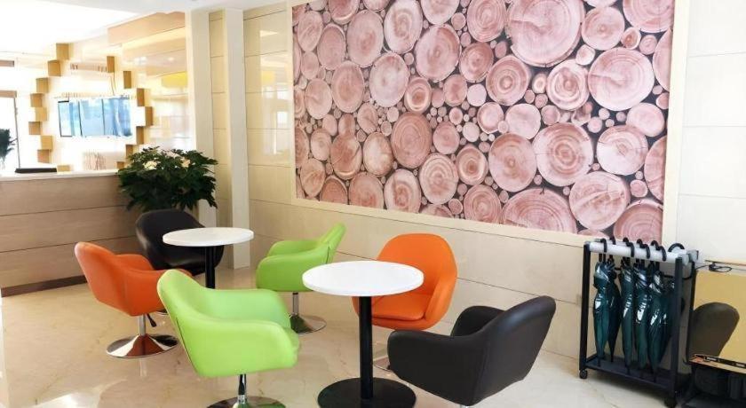 GreenTree Inn Urumqi Airport Tianyi International City 37/47