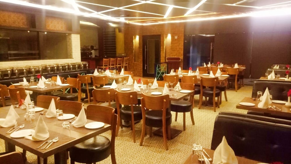 Pinnacle by Click Hotels, Lucknow 45/63