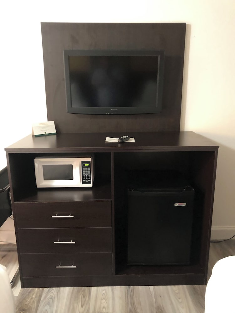 Green Palms Extended Stay photo4