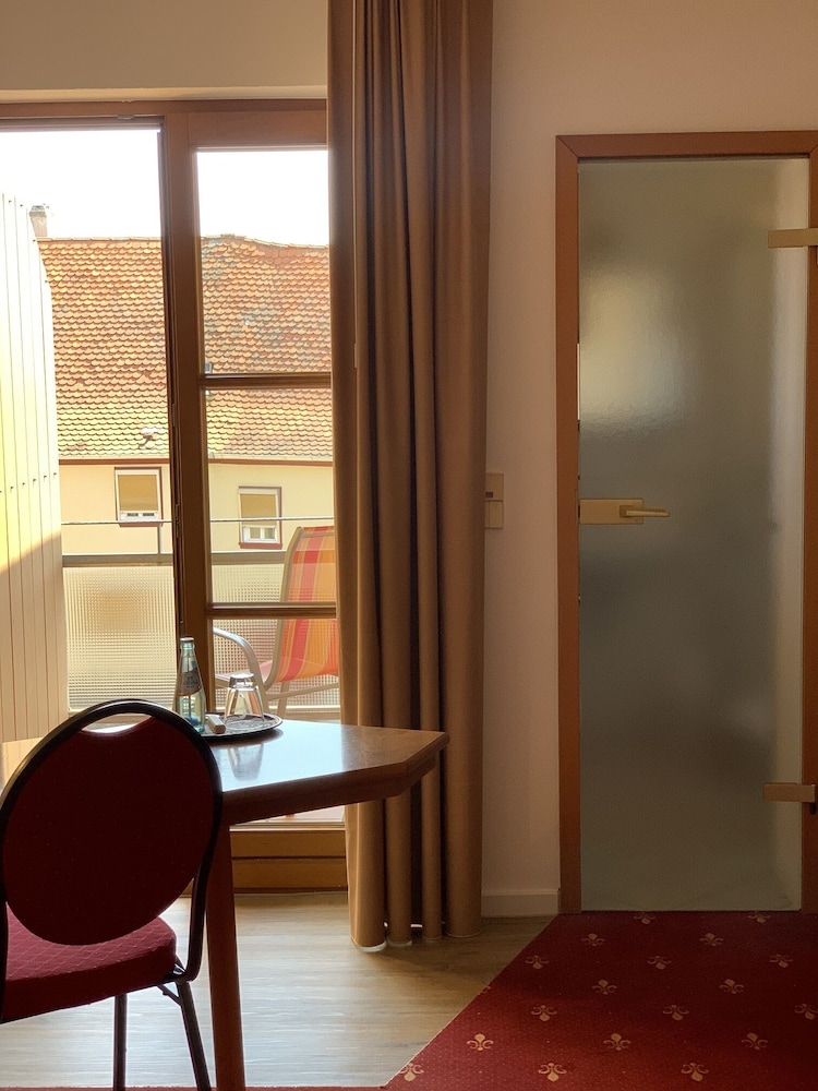 Hotel Erlenbacherhof 23/38