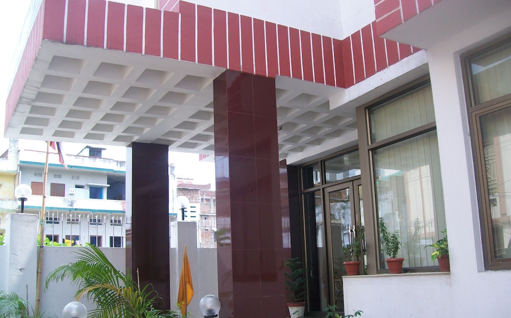 Hotel Viraat Inn 4/50