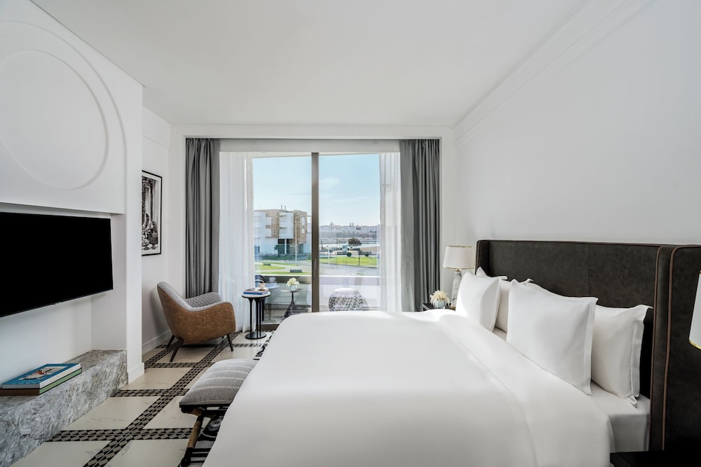 Fairmont, Suite, King Bed