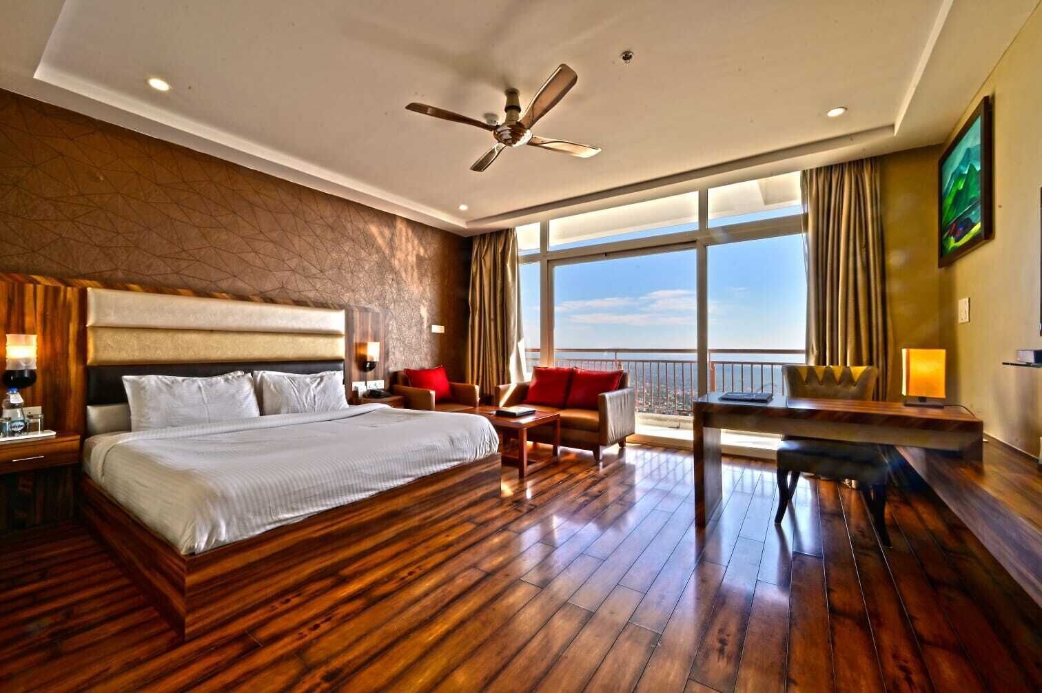 SUITE, DOUBLE BED