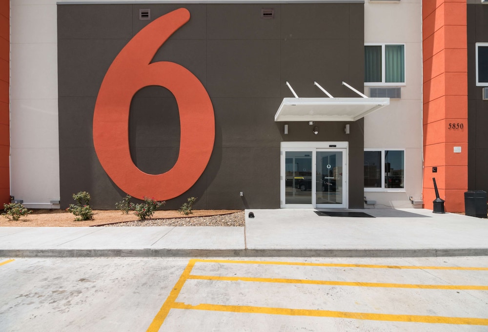 Motel6 Corpus Christi, TX 60/62