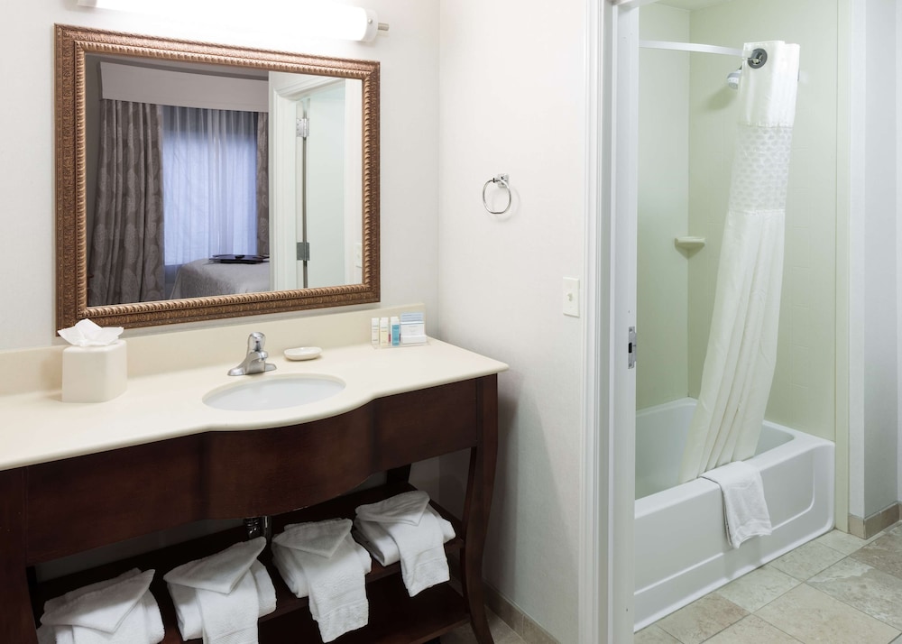 Hampton Inn & Suites Westford - Chelmsford 16/48