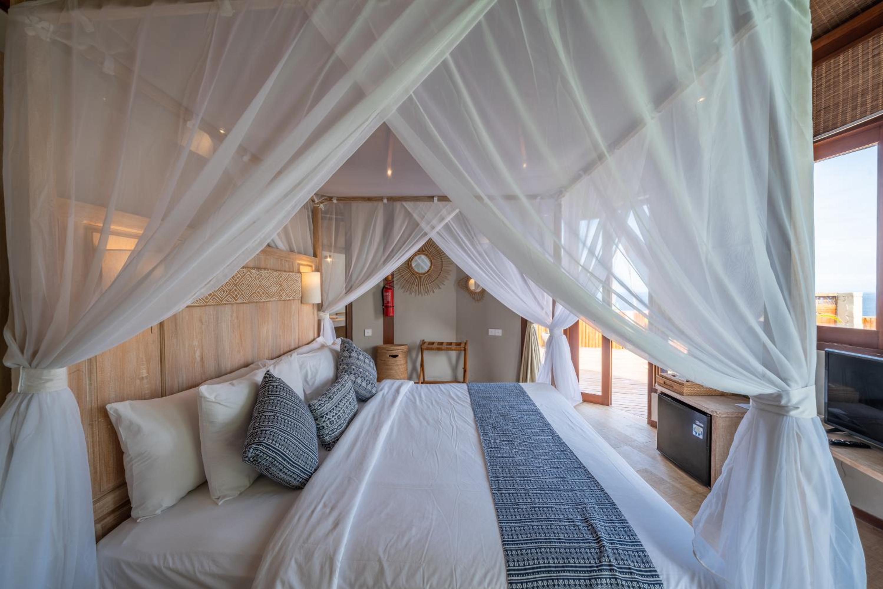 فيلا بإطلالة على البحر بغرفتي نوم بمسبح خاص، Blue Lagoon Avia Villas 9/10