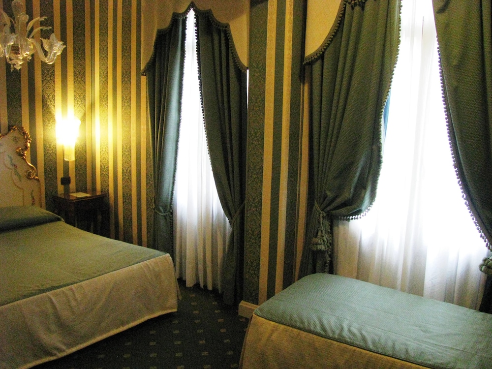 BELLE EPOQUE 14/36