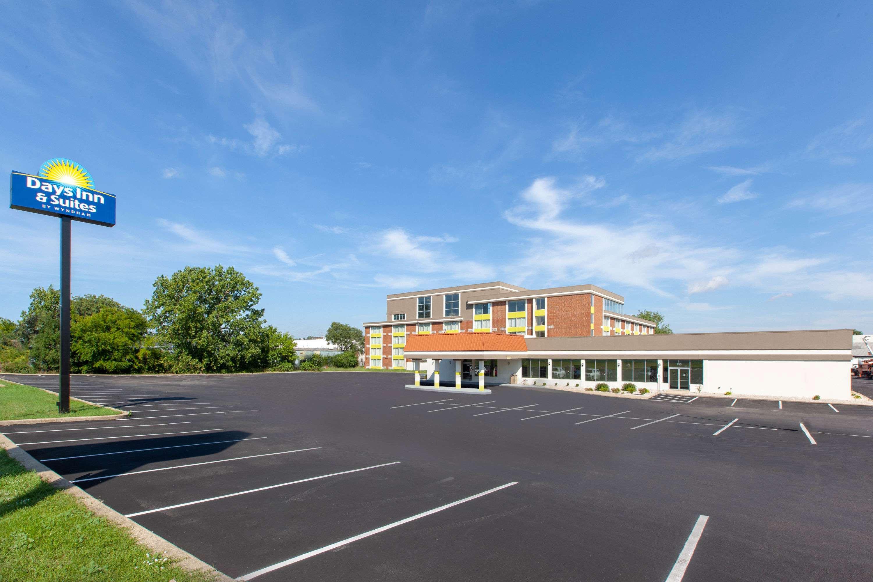 Days Inn and Suites by Wyndham Grand Rapids Near Downtown 19/29