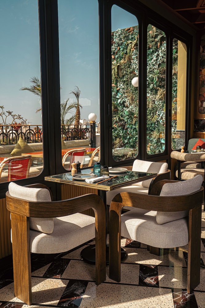 Marly Boutique Hotel 52/63