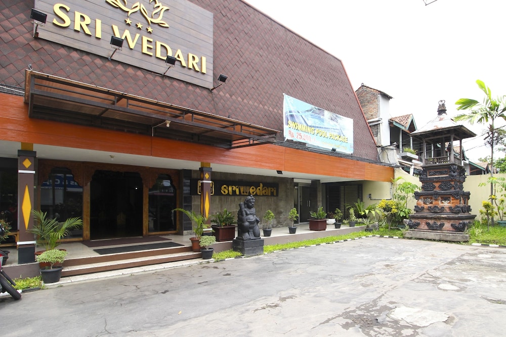 SRIWEDARI酒店(SRIWEDARI HOTEL) 图片1