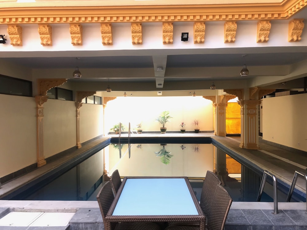 Hotel Lotus Gems 3/37