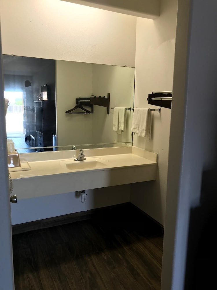 Texas Inn and Suites at La Joya 46/46