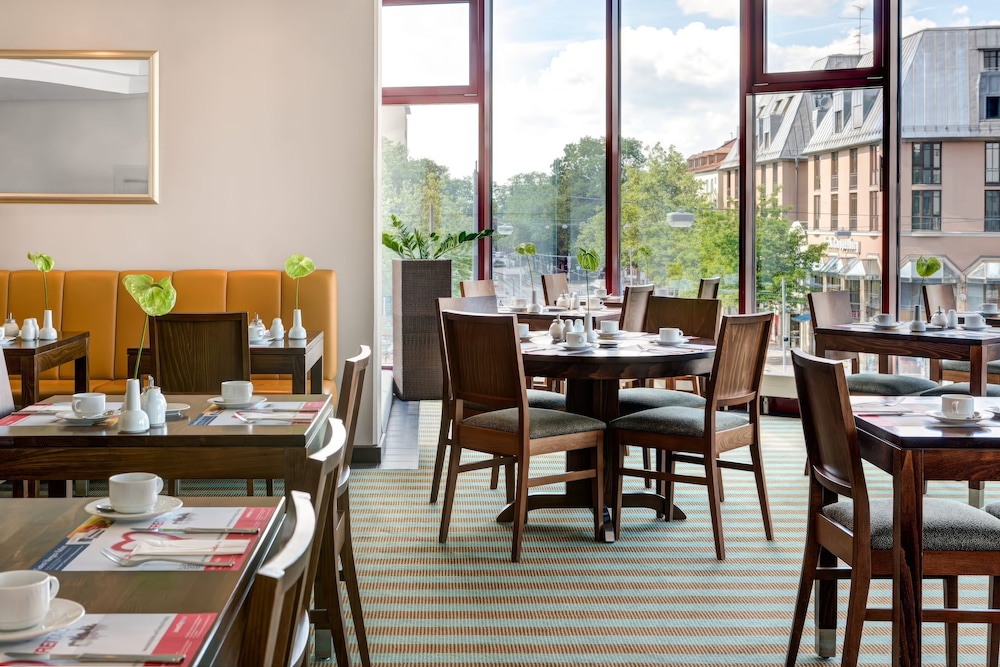 Rugs Hotel Augsburg, Trademark Collection by Wyndham 41/50
