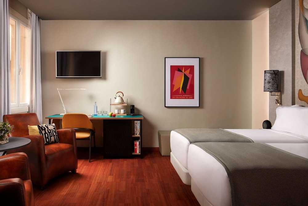 Avani, Deluxe, King Bed