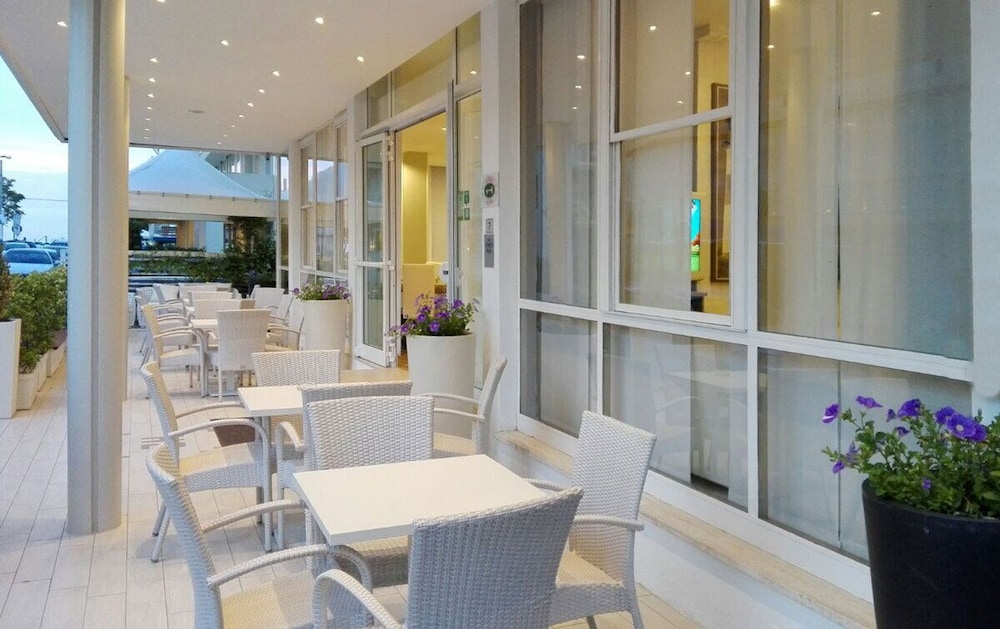 Ermeti Hotel 30/40