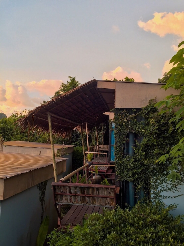 PHI PHI SEA SKY RESORT 2/66