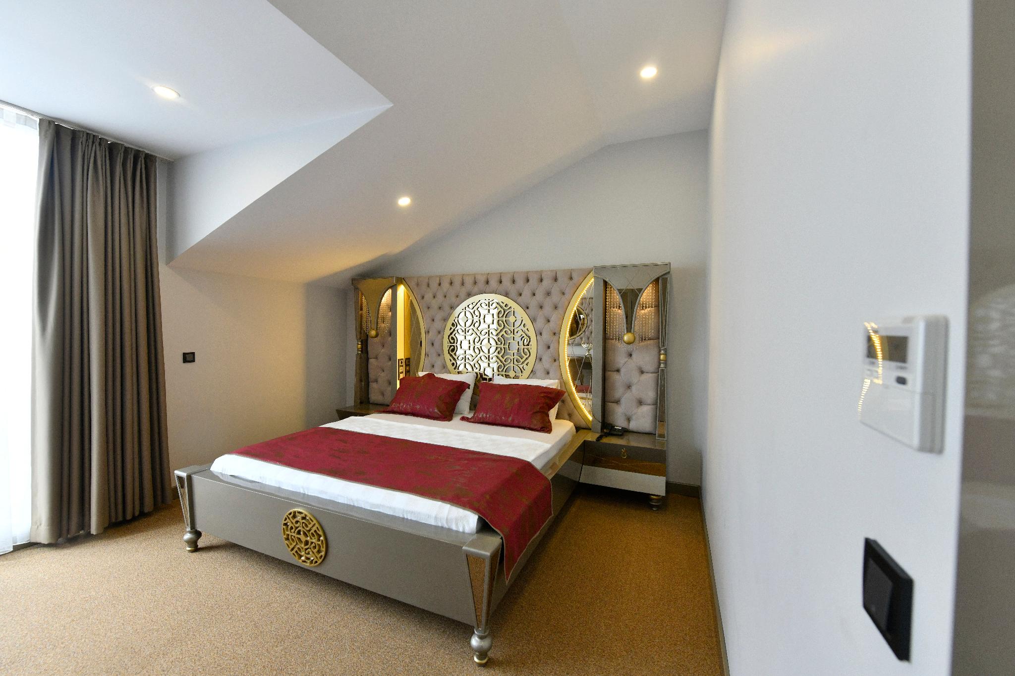 Suite, King Bed