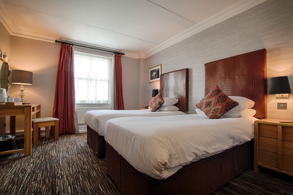 Saracens Head Hotel 8/50