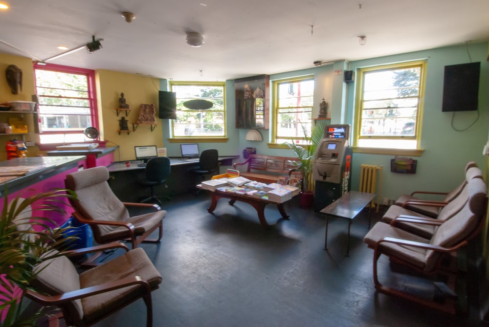 Ocean Island Inn Backpackers Suites Hostel 46/79