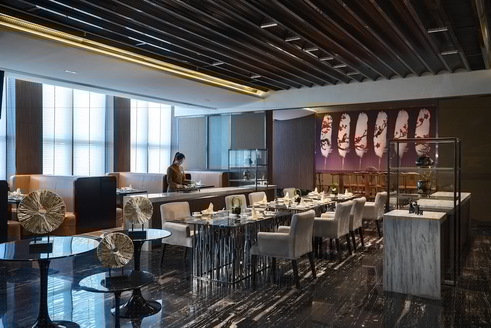 Renaissance Shenyang West Hotel 32/45