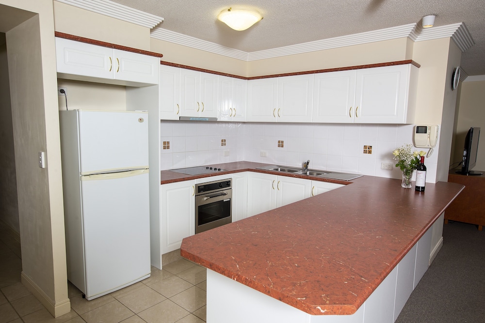 Springwood Tower Apartment Hotel 19/63