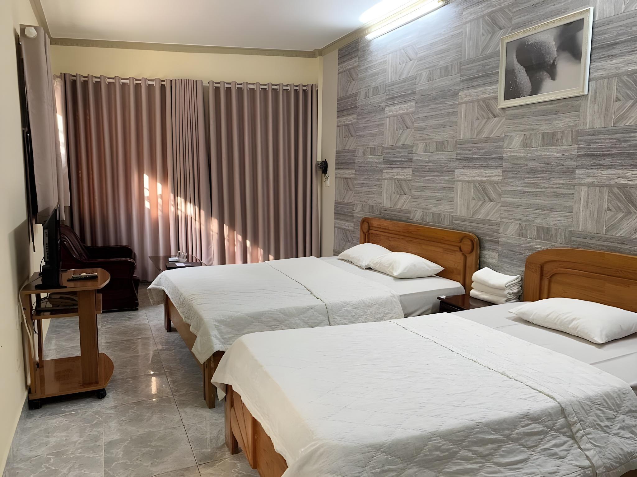 غرفة ثلاثية، Lam Son Hotel 2/5