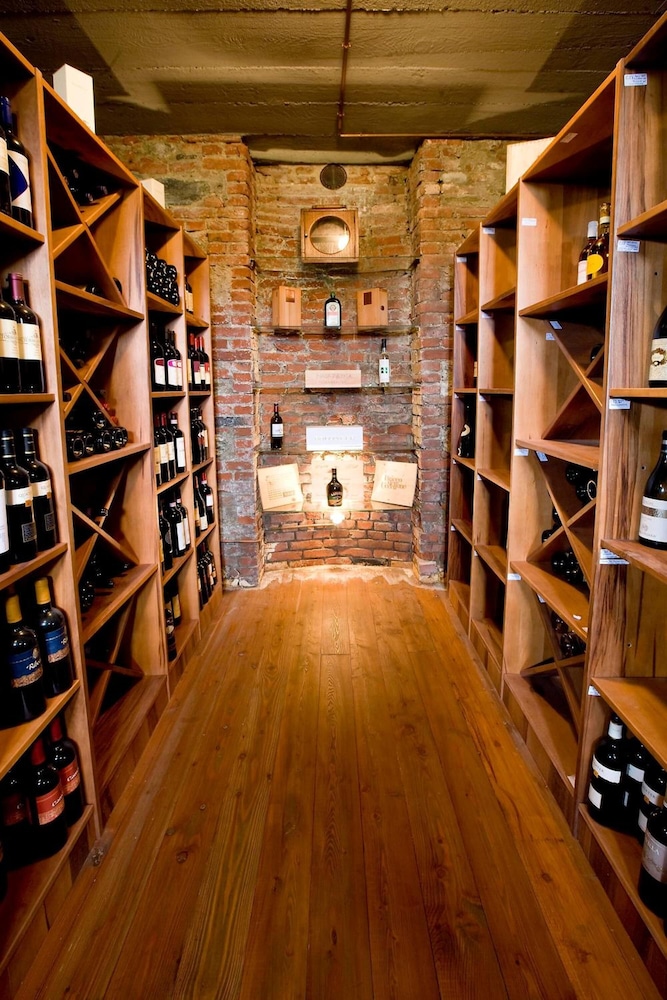 Cascina Di Corte 60/63