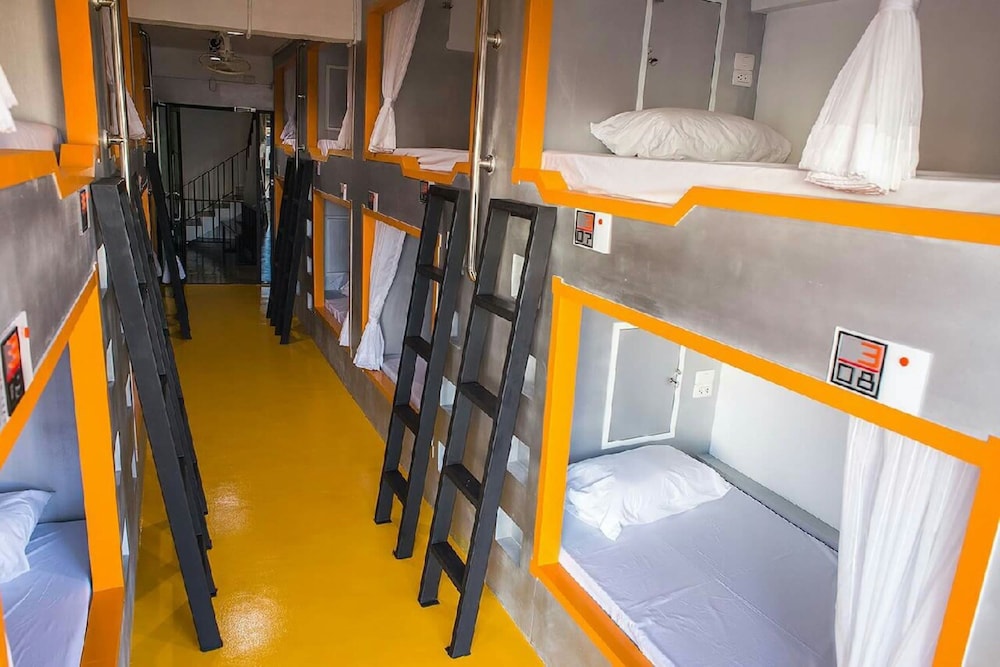 The Port Hostel By Suwatchai 22/50