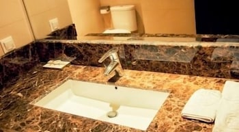 Grand Sakura Hotel 36/41
