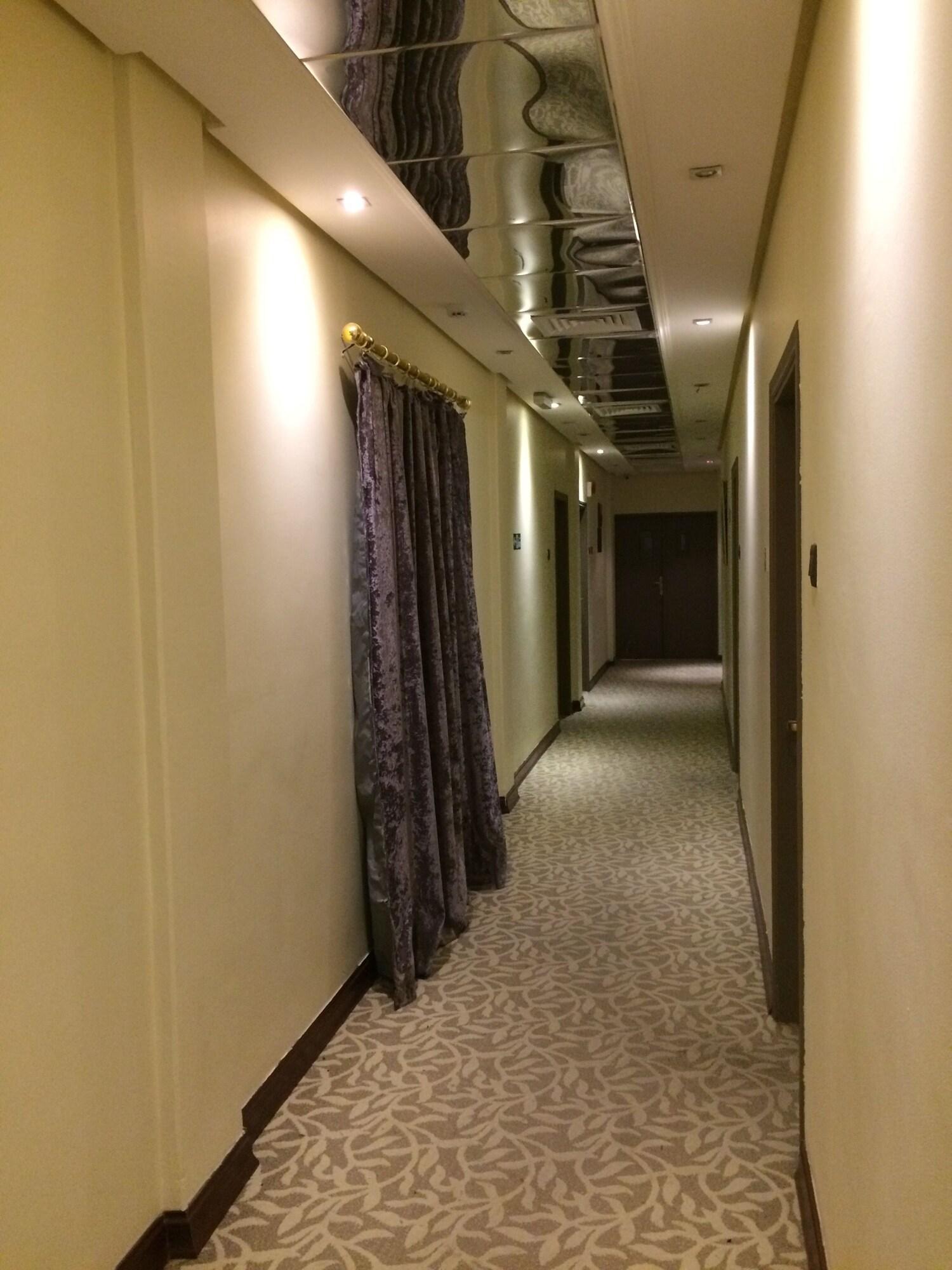Imperial Suites Hotel 13/32
