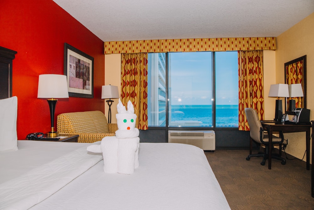 Pier House 60 Marina Hotel 43/67