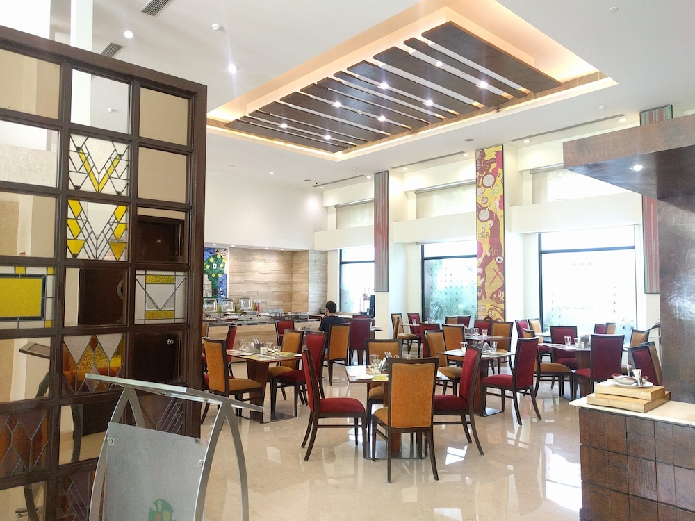 Lemon Tree Premier 1 Leisure Valley Gurugram 49/60