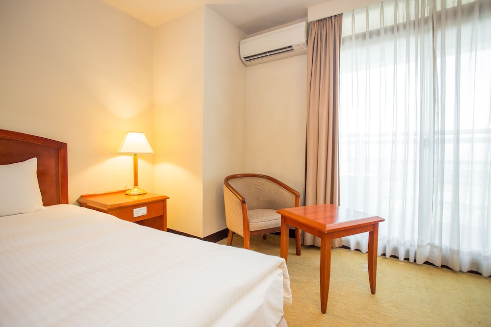 غرفة قياسية بسرير كوين، Landis Inn Lotung 5/10