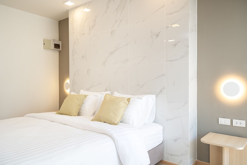 Diya Hotel Bangkok 12/49